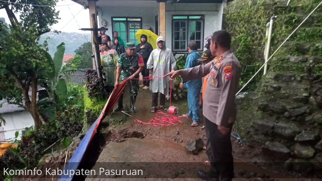 Hujan Lebat. Masyarakat Dihimbau Waspadai Potensi Tanah Longsor