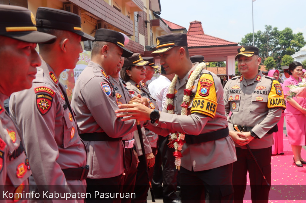 AKBP Teddy Chandra Nahkodai Polres Pasuruan