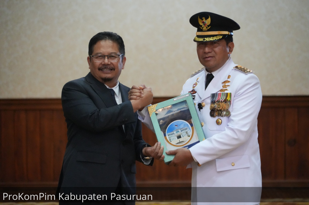 Pj. Gubernur Jatim Lantik Nurkholis Sebagai Pj. Bupati Pasuruan