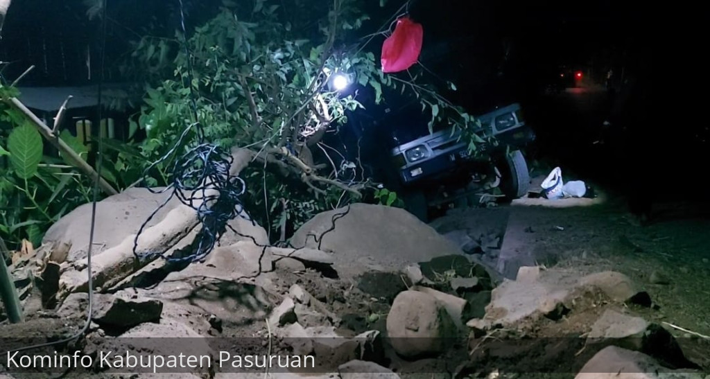 Truk Berpenumpang Ibu-Ibu Pengajian Alami Kecelakaan. 1 Meninggal Dunia dan 11 Luka-Luka