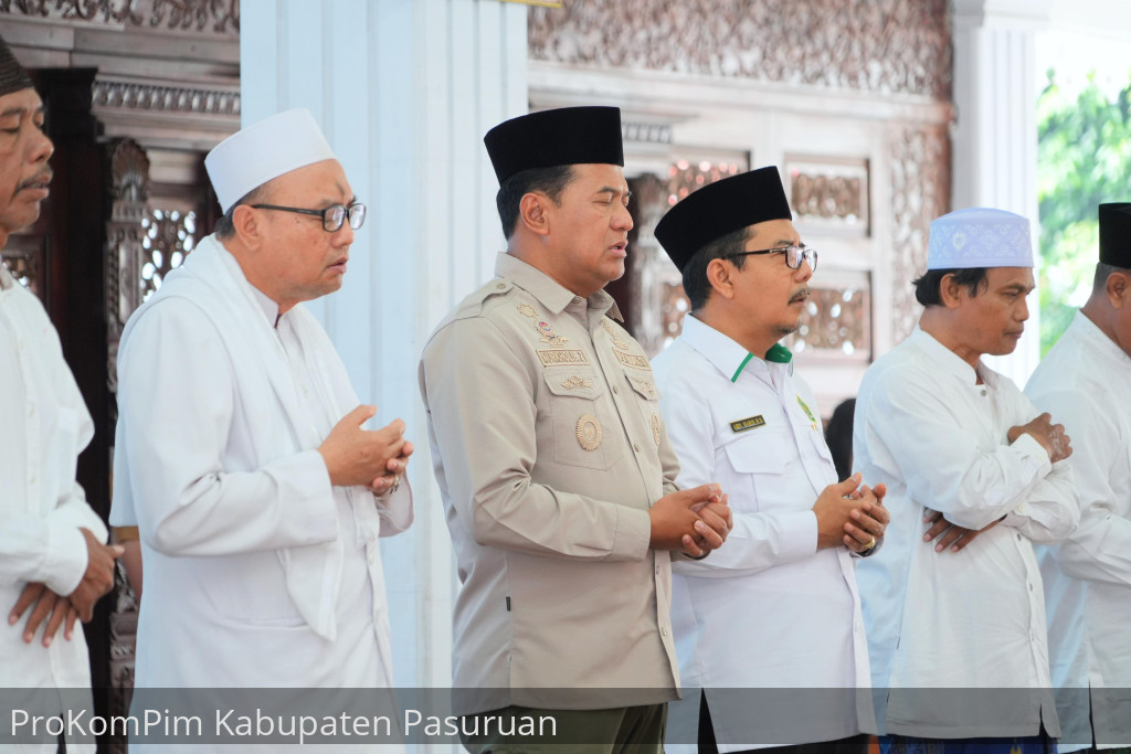 Istighosah Sambut Pilkada Serentak 2024, Pj. Bupati Nurkholis: Meski Kita Beda Pendapat dan Beda Pilihan, Silaturahmi Tetap Harus Terjaga