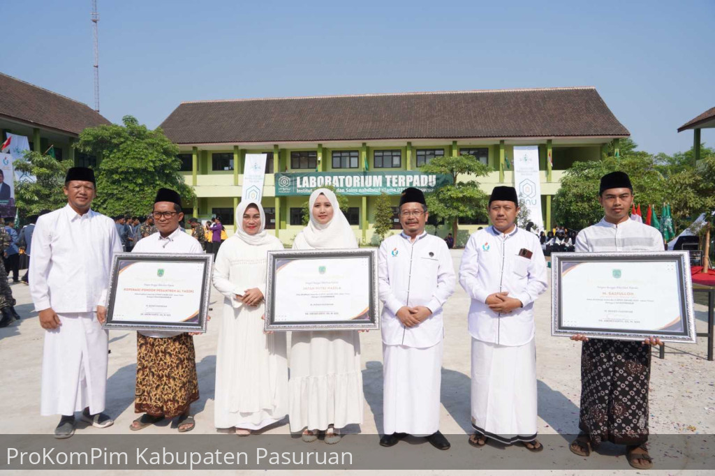 Peringatan Hari Santri, Pemkab Pasuruan Berikan Apresiasi Kepada Pemenang Kompetisi OPOP Award Jatim 2023