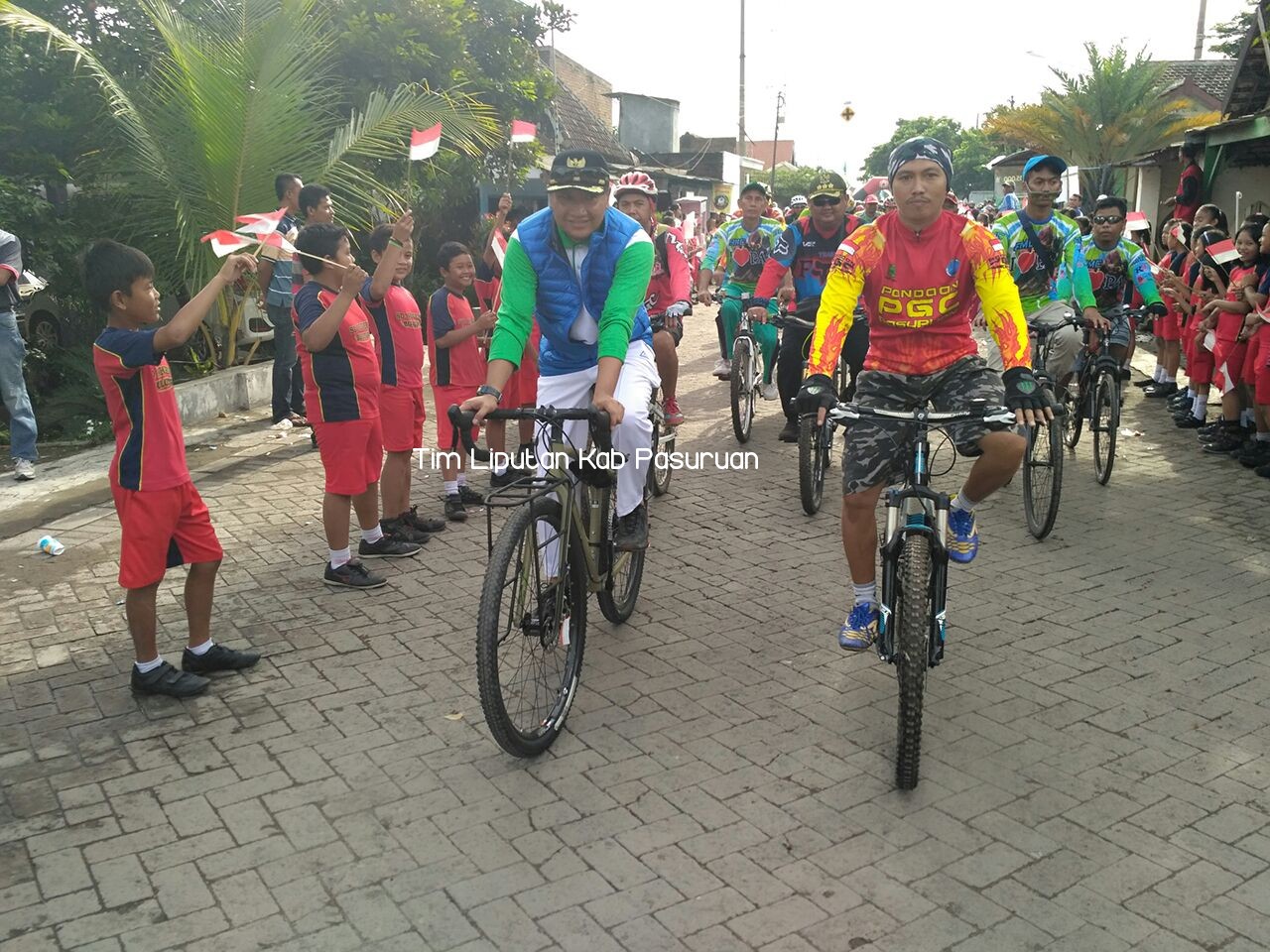 PERTAMA, RIBUAN BIKERS IKUTI PASURUAN GOWES TO SUMBERTETEK
