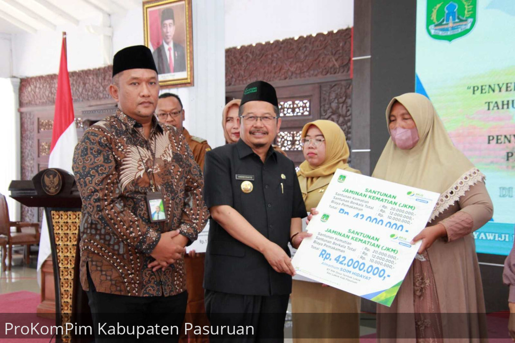 Pemkab Pasuruan Salurkan Klaim Manfaat Program BPJS Ketenagakerjaan Bagi Aparatur Desa