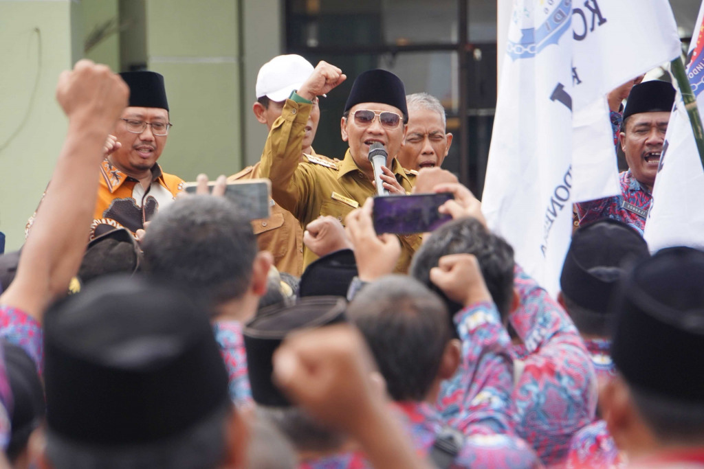Lepas Rombongan Silatnas PPDI Jilid III, Bupati Irsyad Apresiasi Kontribusi Perangkat Desa Dalam Pembangunan