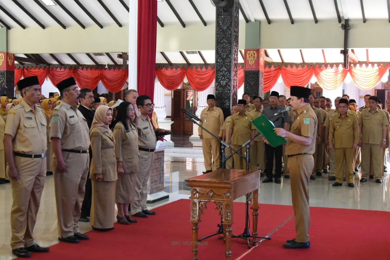 Bupati Irsyad Yusuf Lantik 494 Pejabat Eselon III dan IV 