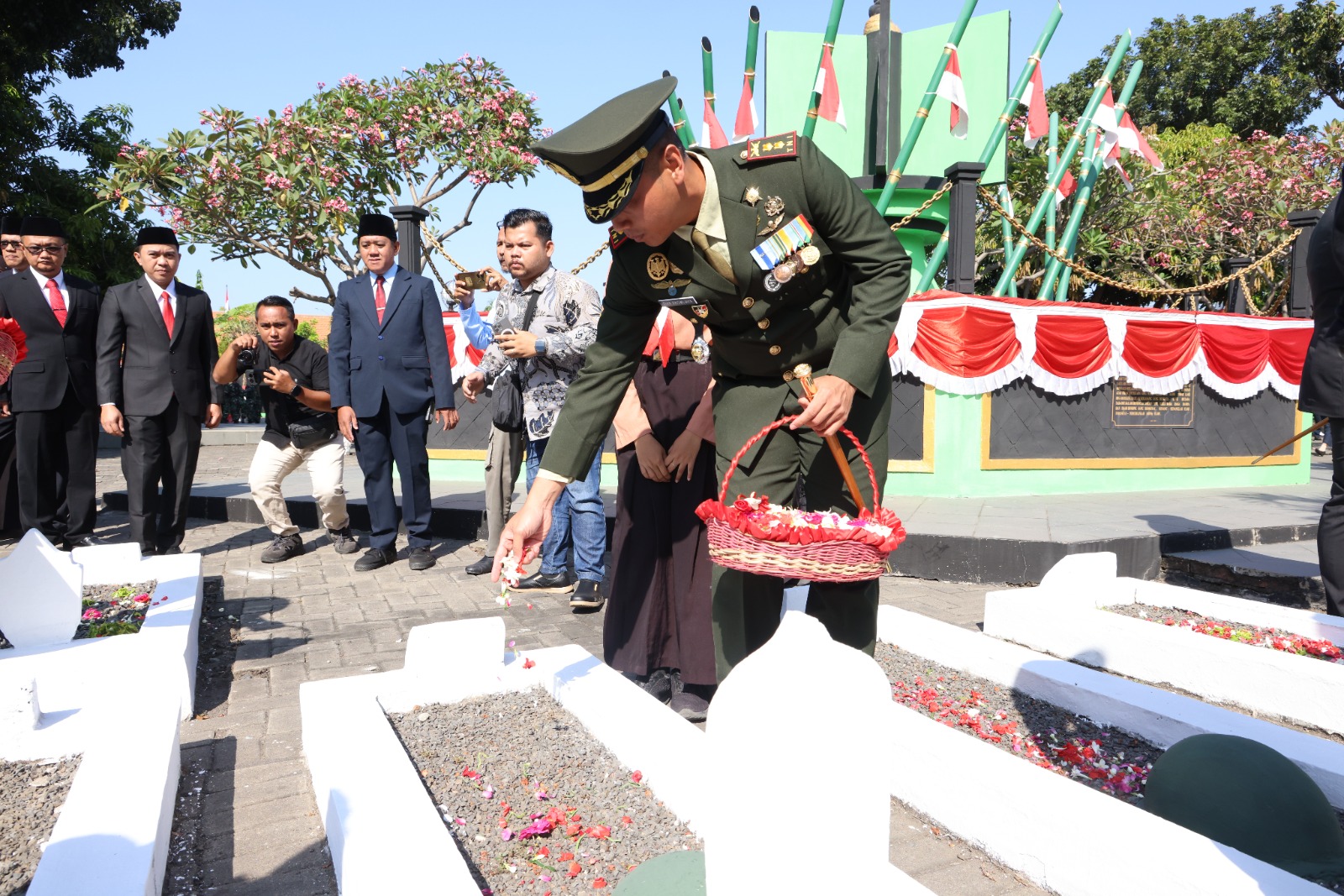 Sampul untuk Ziarah Nasional dan Tabur Bunga dalam rangka Memperingati HUT Ke - 80 RI Tahun 2025
