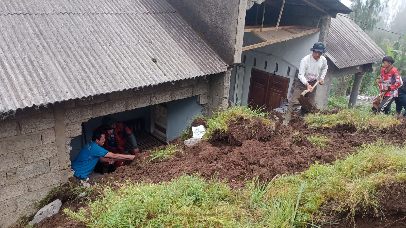 Ada Longsor di Tosari. Pemkab Pasuruan Himbau Masyarakat Waspadai Hujan Deras Disertai Angin Kencang