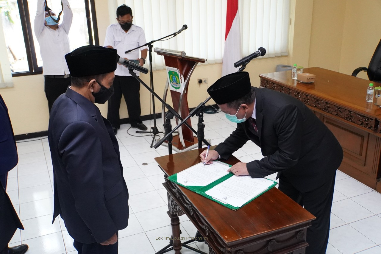 Wabup Mujib Imron Lantik 3 Pimpinan Tinggi Pratama Pemkab Pasuruan