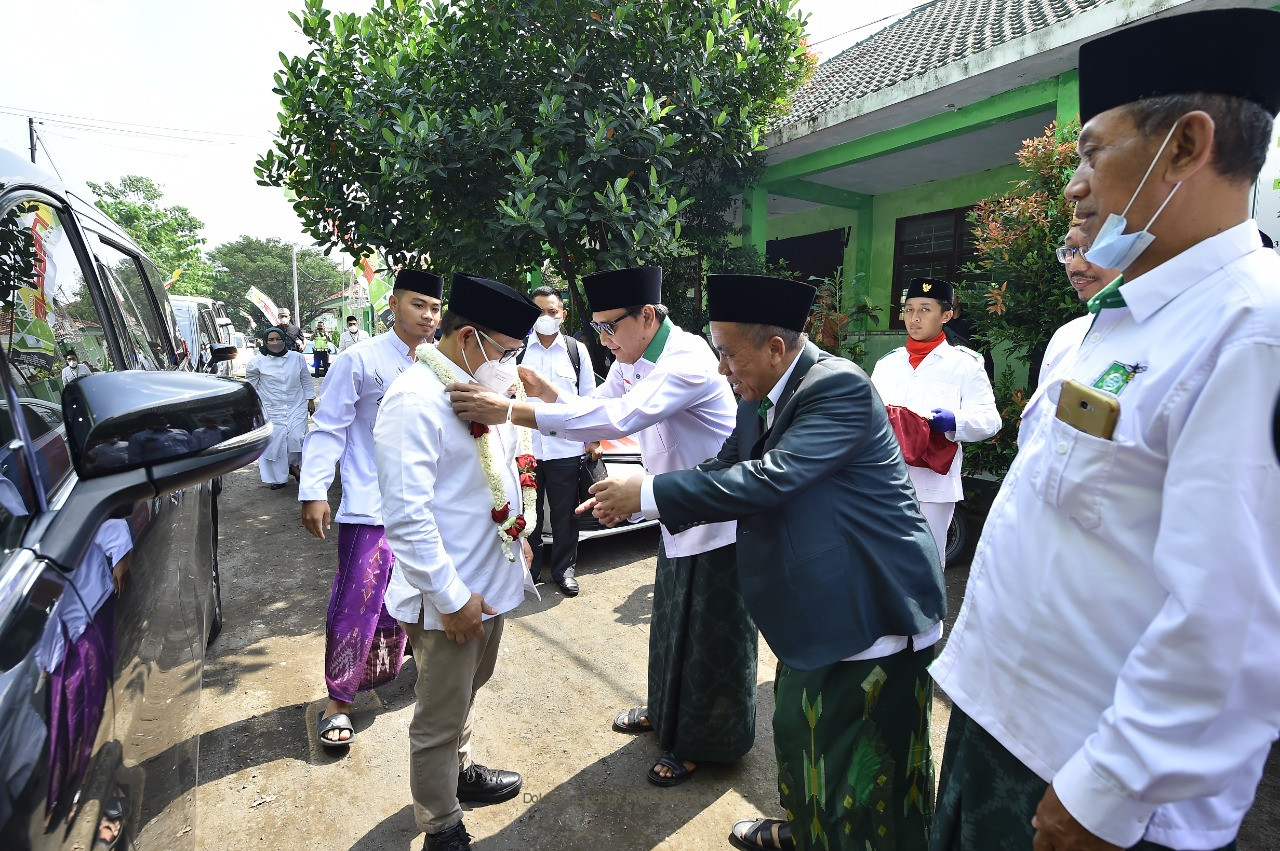 Wakil Ketua DPR RI, Muhaimin Iskandar Hadiri Wisuda Bersama dan Haflah Akhirussanah Ponpes Al-Yasini