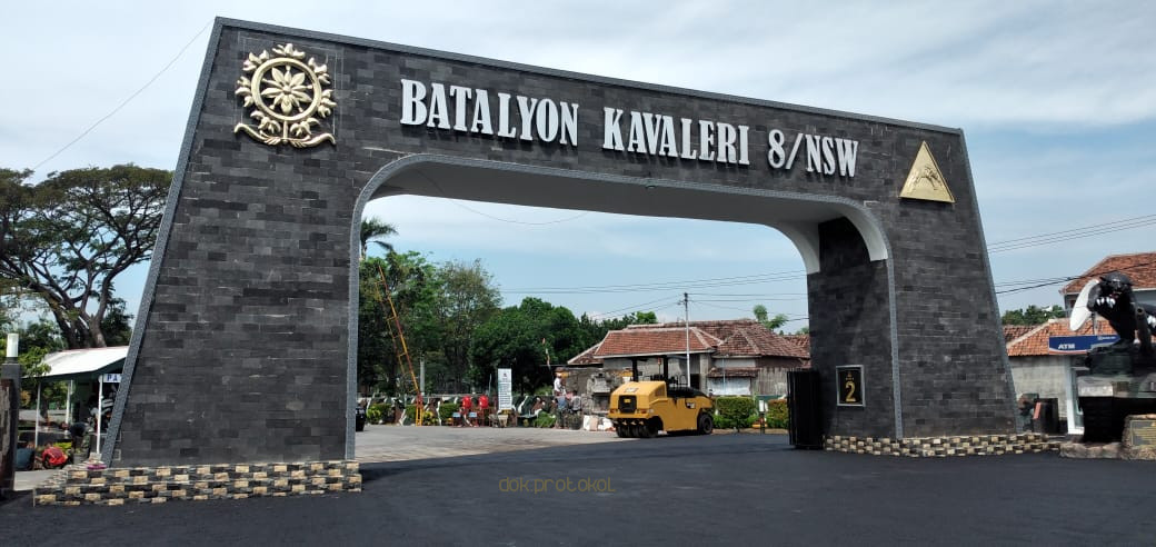 Megahnya Gapura Delapan Milik Yonkav 8/NSW/2 Kostrad