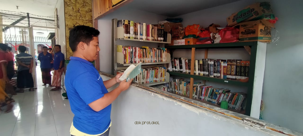 Tingkatkan Minat Baca dan Hiburan Warga Binaan, Rutan Bangil Dapat Pinjaman Ratusan Eksemplar Bacaan 