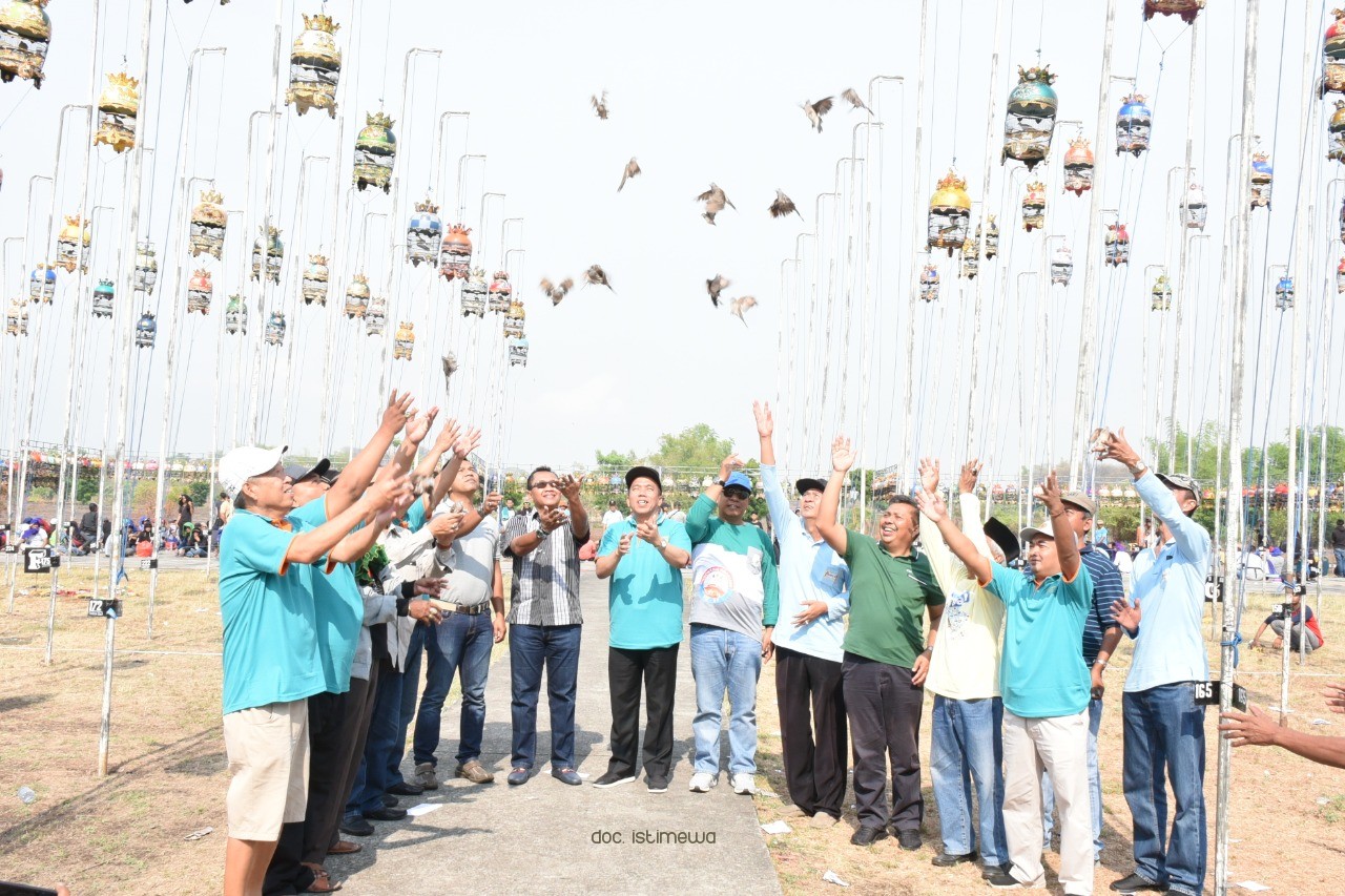 1100 Peserta Meriahkan Lomba Burung Perkutut Nasional 