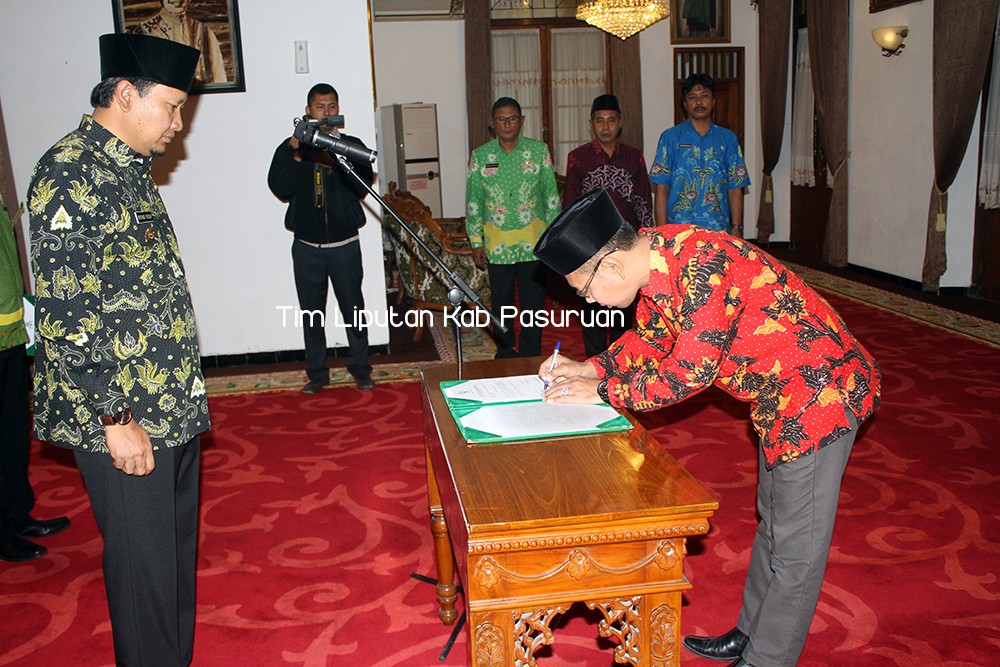 Kukuhkan Khoirul Huda Sebagai Sekretaris Dewan Pengawas PDAM Kabupaten Pasuruan