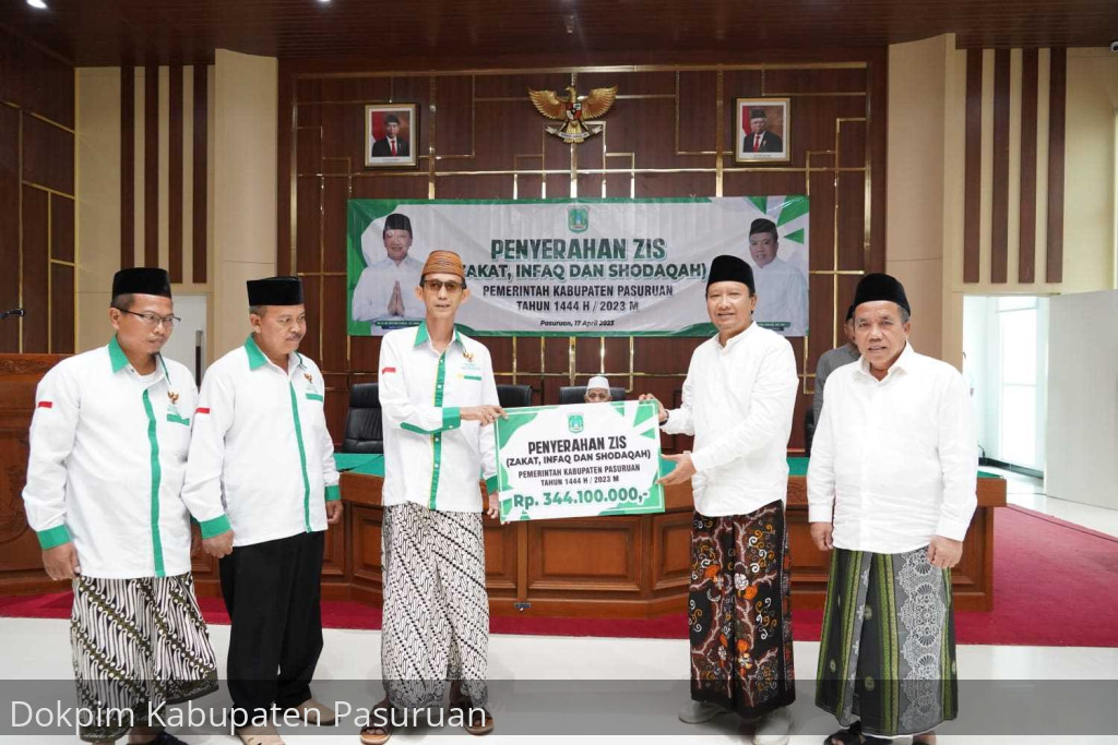 Bupati dan Wakil Bupati Serahkan Zakat, Infaq dan Shodaqoh Karyawan Pemkab Pasuruan