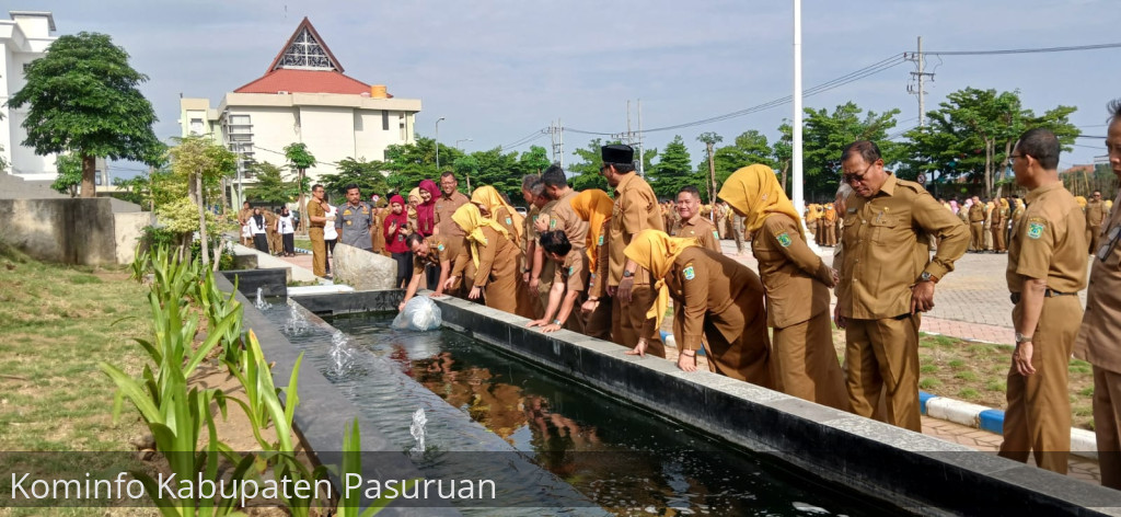Pj Bupati Nurkholis Resmikan Taman Gedung Maslahat