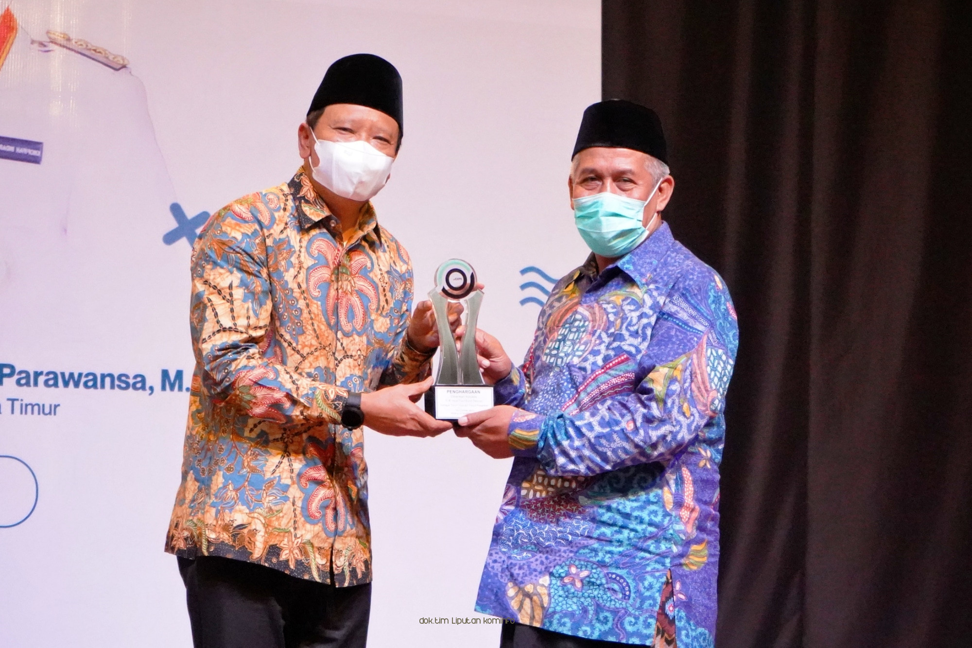 Bupati Pasuruan Raih Penghargaan Sebagai Tokoh Inspiratif Peduli Pesantren Tahun 2021  