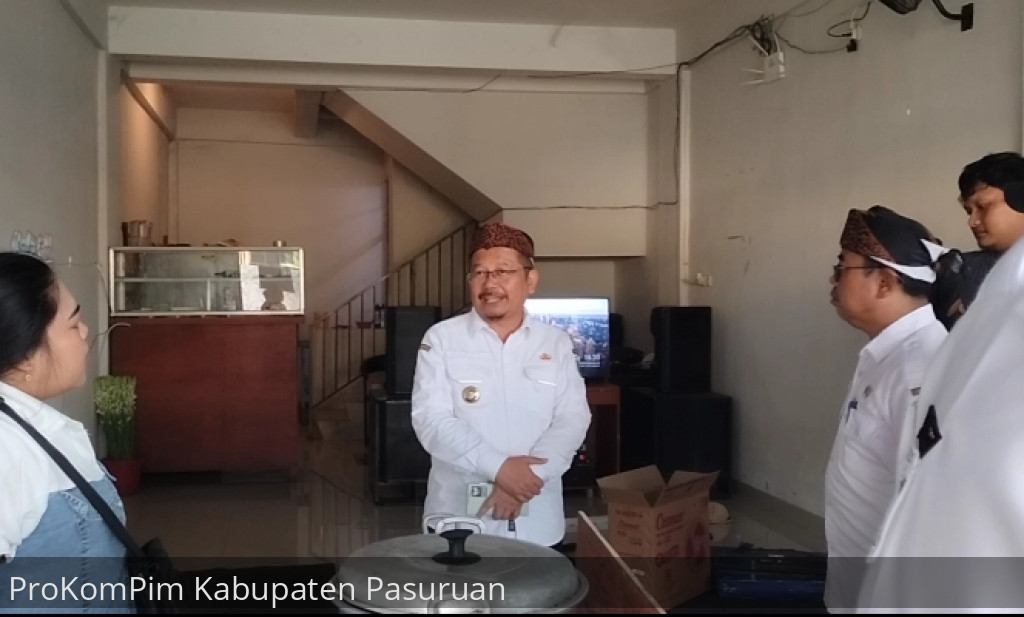 Pastikan Tempat Usaha Kuliner Tidak Menyalahi Aturan, Pj. Bupati Pasuruan Sidak Warkop dan Café di Kawasan Pertokoan Gempol 9