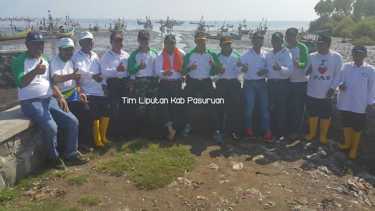 BUPATI IRSYAD AJAK RIBUAN PELAJAR BERSIH-BERSIH SAMPAH PANTAI