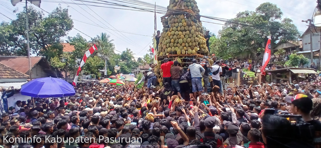 Tumpeng 2025 Durian di Desa Kronto, Luar Biasa