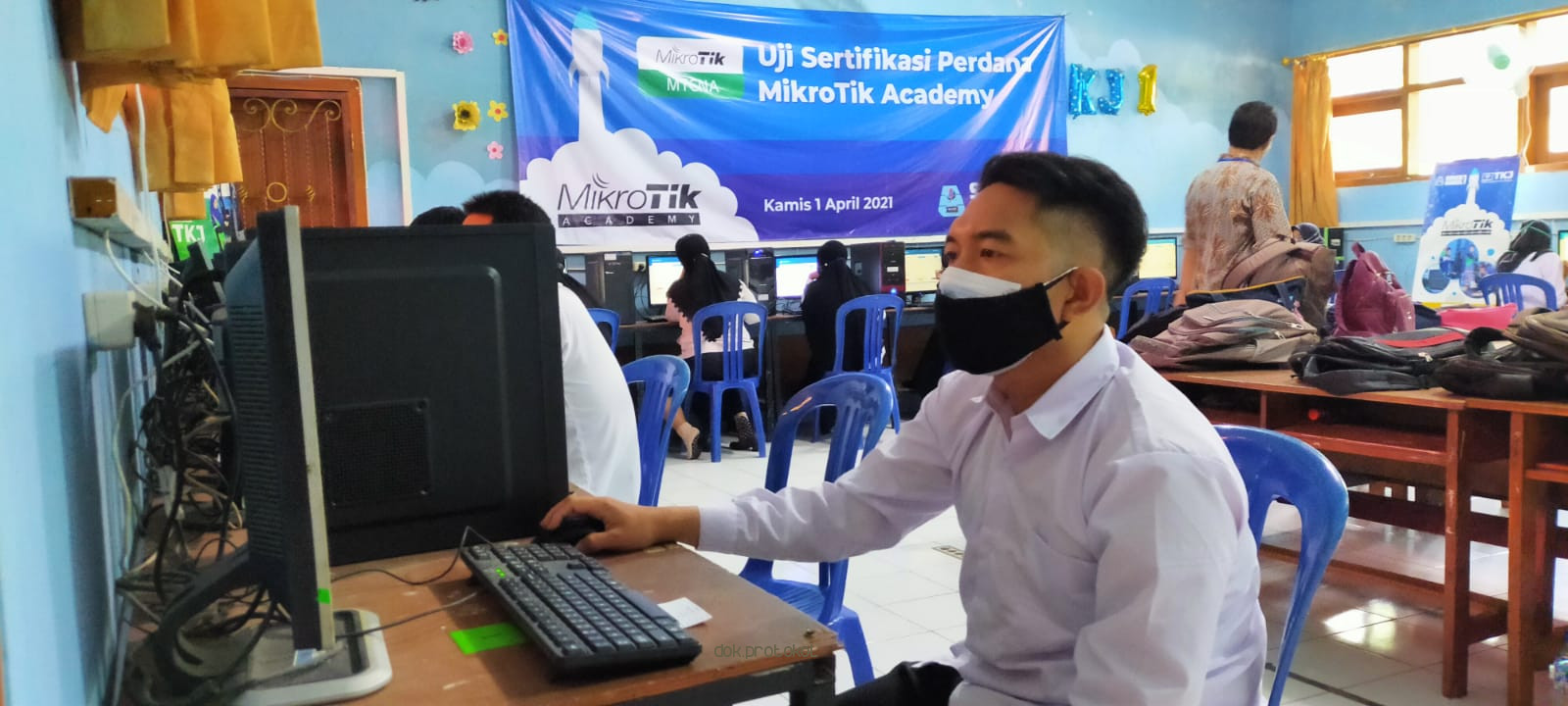 Hingga Hari Kedua, Ribuan Peserta Ujian Seleksi PPPK Guru di Kabupaten Pasuruan Dinyatakan Negatif Swab Antigen