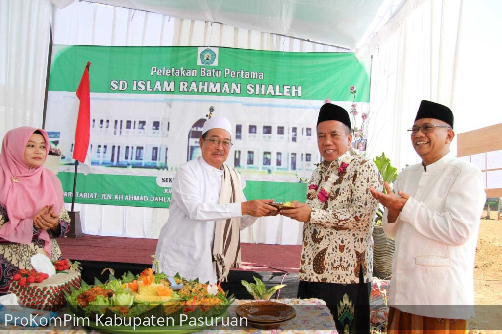 Peletakan Batu Pertama SD Islam Rahman Shaleh, Wakil Bupati Berpesan Tentang Implementasi Pendidikan Karakter
