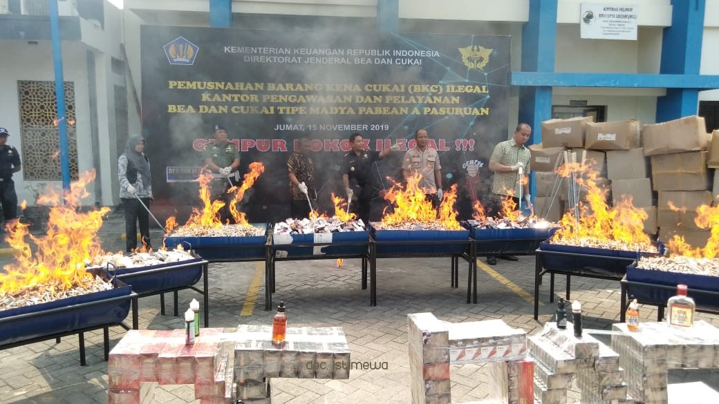 Bea Cukai Pasuruan Musnahkan Jutaan BMN Hasil Penindakan 2 Tahun