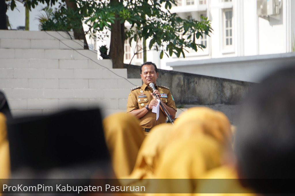 Pj. Bupati Nurkholis Berpesan Kepada Tenaga Pendidik Agar Jaga Kebersihan dan Kenyamanan Sekolah Untuk Kegiatan Belajar Mengajar