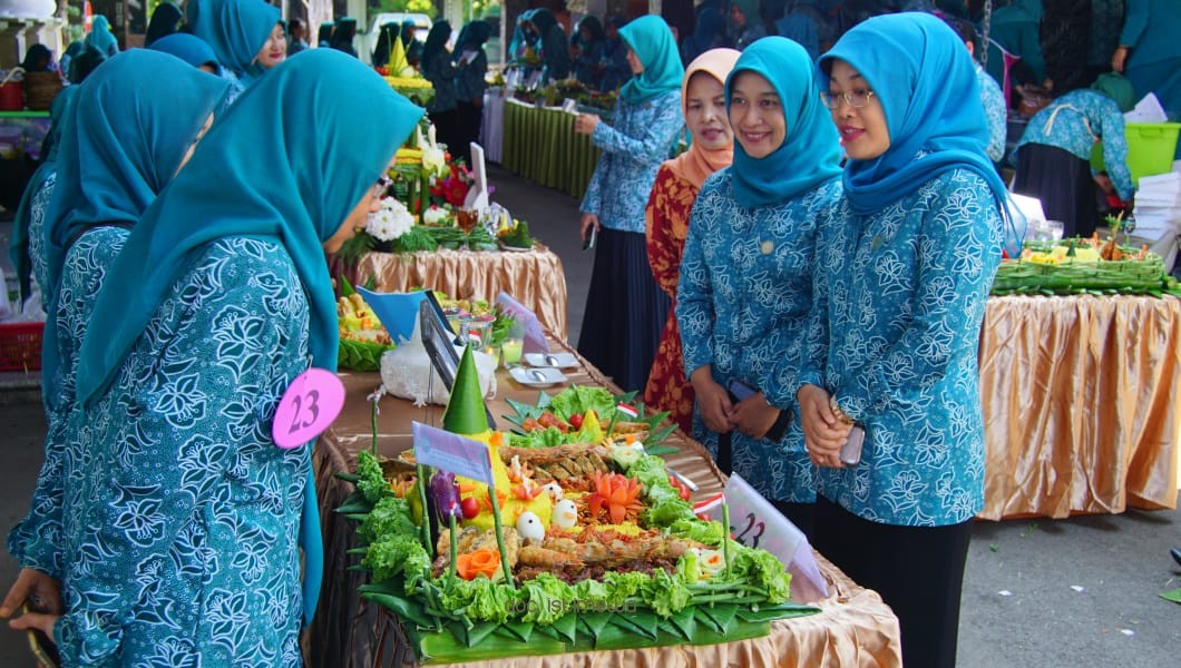 PKK Kabupaten Pasuruan Gelar Lomba Hias Tumpeng dan Paduan Suara