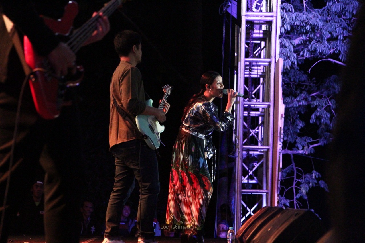 Raisa Sukses Bius Penonton Jazz Tretes 2019