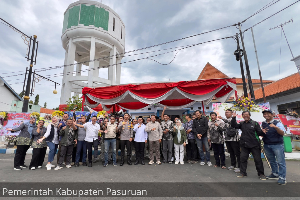 Tasyakuran HPN 2025. Pj Bupati Nurkholis : Mau Kita Jungkir Balik Kalau Kebijakan Pemerintah Tak Dibantu Media, Itu Sama saja Percuma