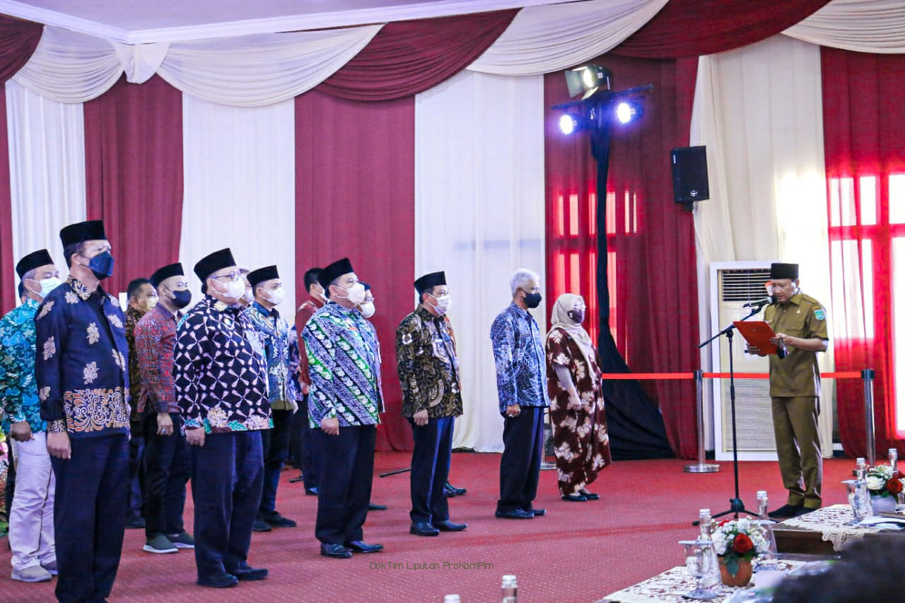  Lindungi dan Bekali Masyarakat Dalam  Penggunaan Jasa Keuangan, Bupati Kukuhkan TPAKD Kabupaten Pasuruan 