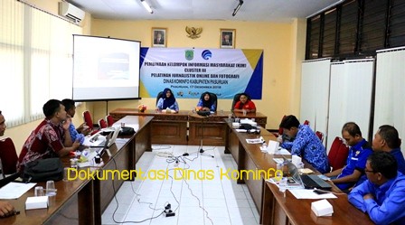 Seragamkan Penguasaan Jurnalistik Warga, Dinas Kominfo Kembali Bekali KIM Cluster 3 Dengan Pelatihan Pembuatan Blog dan Teknik Penulisan Berita  