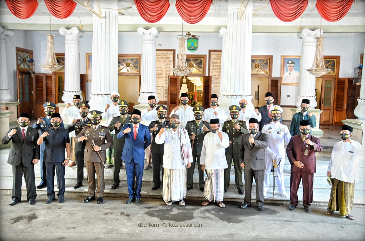Pemkab Pasuruan dan Kodim 0819 Pasuruan Ikuti Upacara Hari TNI Virtual Dipimpin Presiden RI 