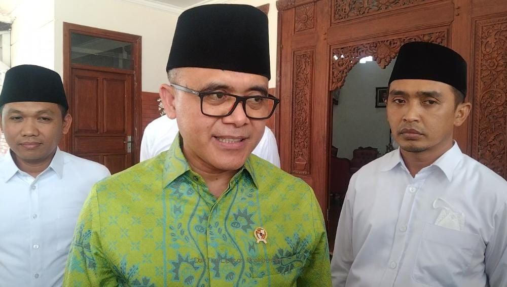 MenPAN-RB Azwar Anas Siapkan 3 Skema Nasib Tenaga Honorer 