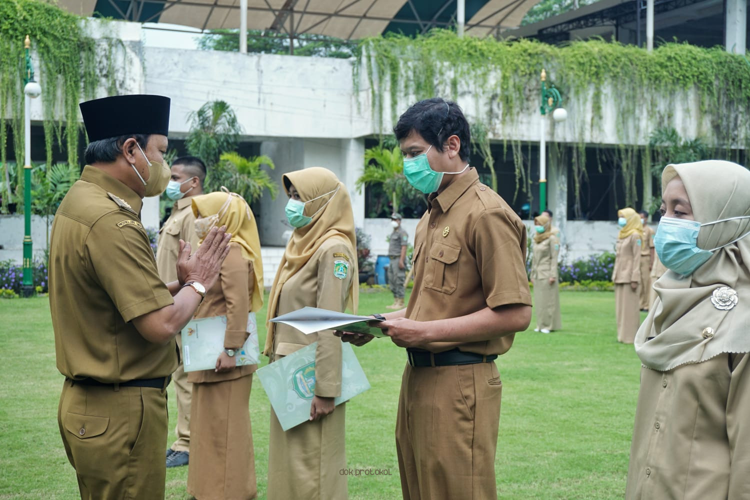 Bupati Serahkan SK PNS Formasi Tenaga Honorer, Formasi Umum 2018 dan CPNS Formasi Umum 2019 