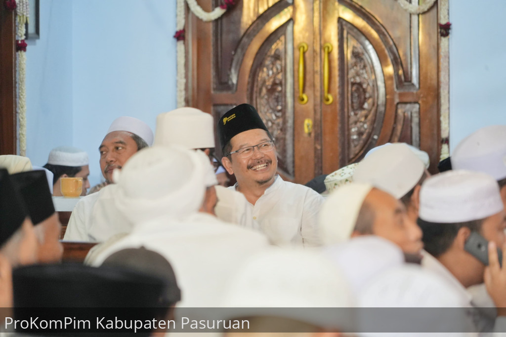 Pj. Bupati Andriyanto Hadiri Puncak Haul KH Abdul Hamid Ke-43 Bersama Ribuan Jamaah