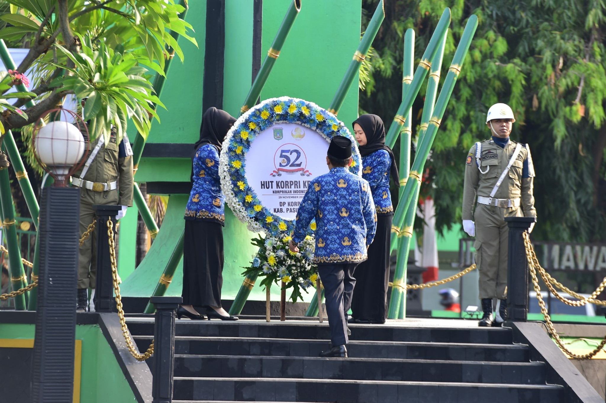 Sampul untuk Tabur Bunga di Taman Makam Pahlawan