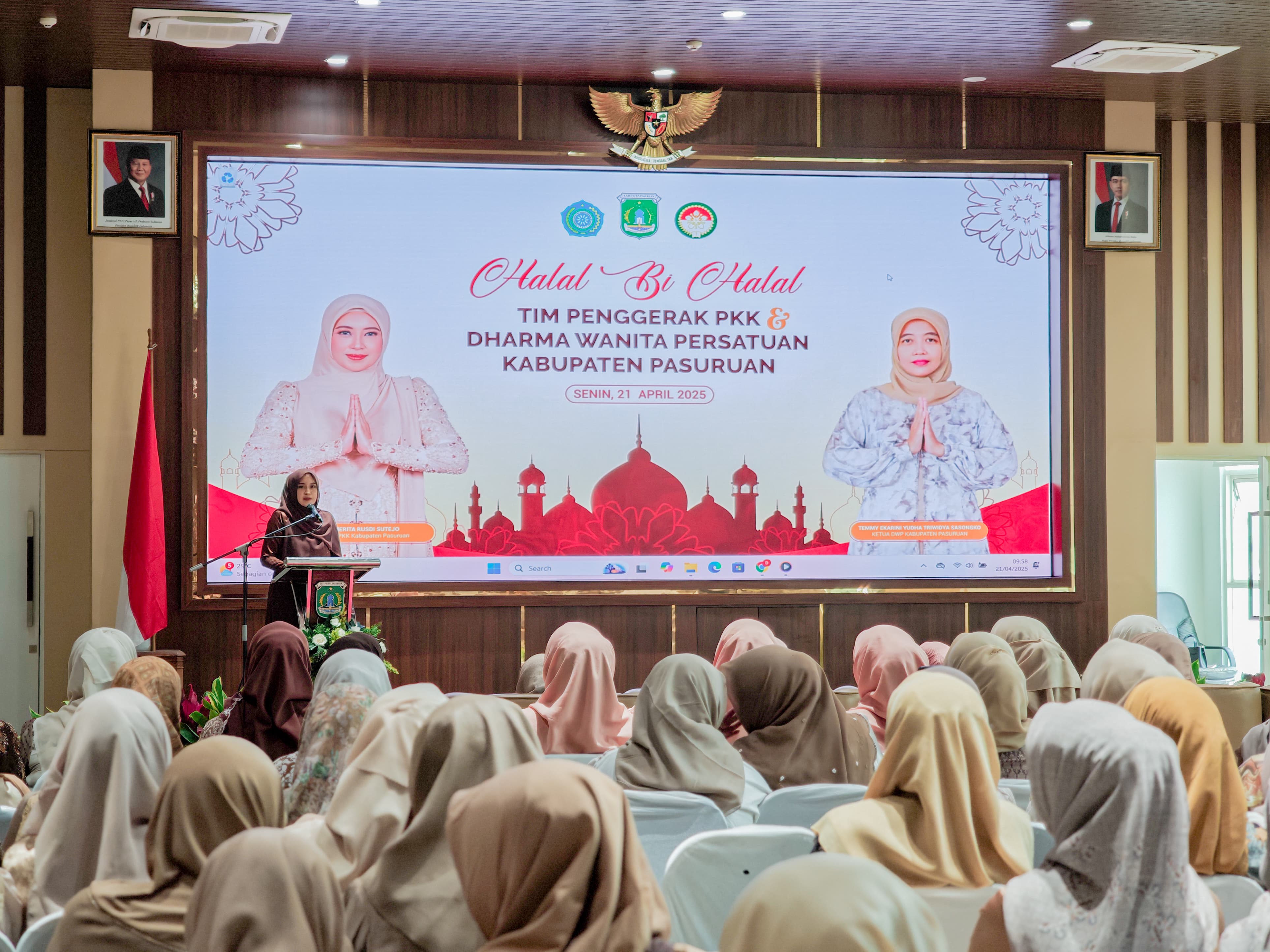 Hari Kartini, PKK dan DWP Kabupaten Pasuruan Berhalal Bihalal dengan Ratusan Anggotanya