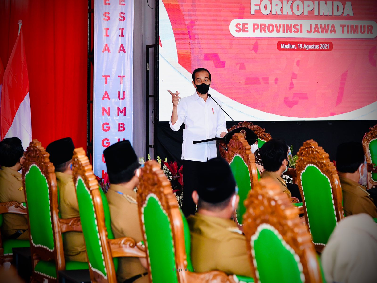 Antisipasi Lonjakan Kasus Covid-19 di Jawa Timur, Presiden Ingatkan Untuk Tetap Taat Prokes