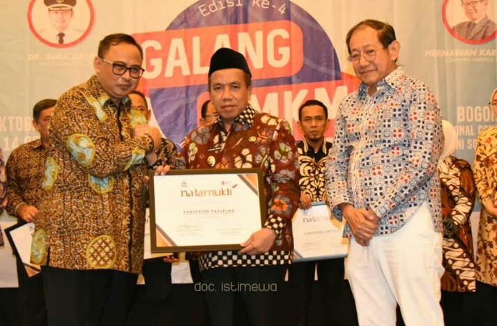 4 Tahun Berturut-Turut, Bupati Irsyad Yusuf Raih Piala Natamukti