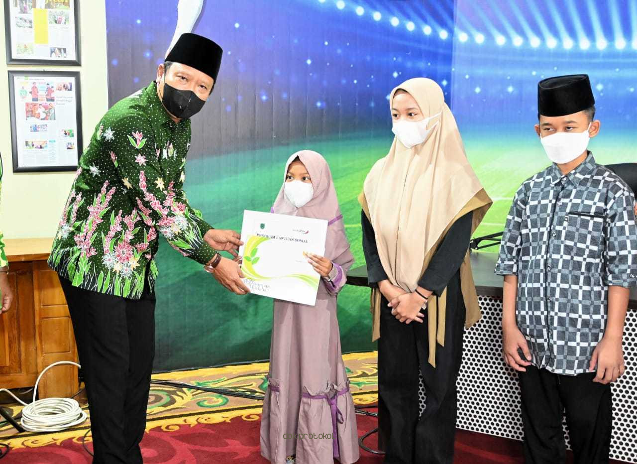 Wujud Syukur Jelang Hari Jadi ke-1092, Keluarga Besar Kabupaten Pasuruan Panjatkan Doa Bersama dan Berbagi Untuk Sesama 