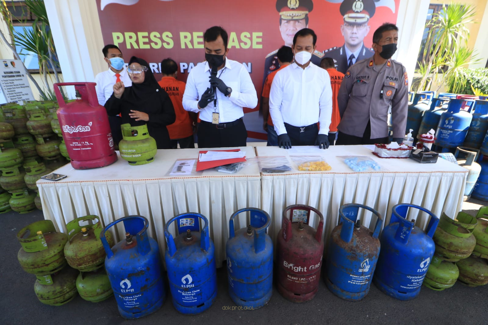 Hati-Hati. Kepolisian Amankan 4 Kawanan Pengoplos Elpiji 3 Kg