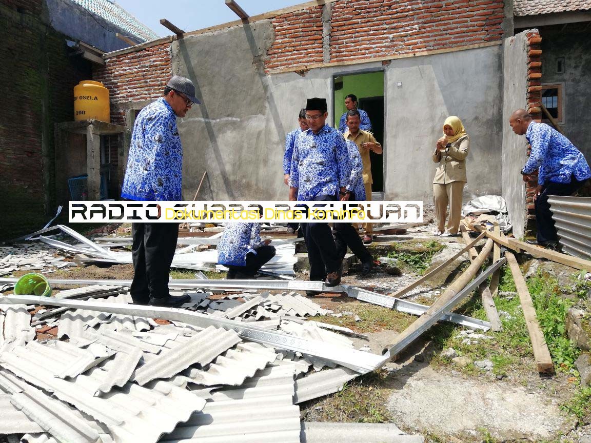Wabup Gagah Tinjau Kondisi Rumah Warga Pasca Dihantam Angin Puting Beliung