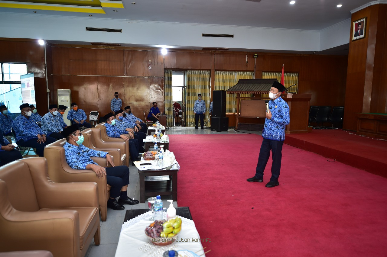 Bupati Irsyad Yusuf Perintahkan Camat Hingga Kades/Lurah Ajak Warga Galakkan Kerja Bakti 