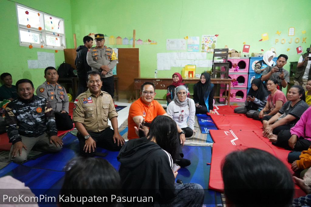Tindaklanjuti Tanah Gerak di Desa Cowek, Kecamatan Purwodadi, Pj. Gubernur Adhy: Kami Terus Kaji Penyebabnya dan Pastikan Kebutuhan Pengungsi Terpenuhi