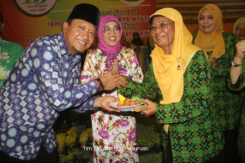Berulang Tahun ke 47, Bupati Irsyad Yusuf Dapat Kejutan Dari Ribuan Guru RA