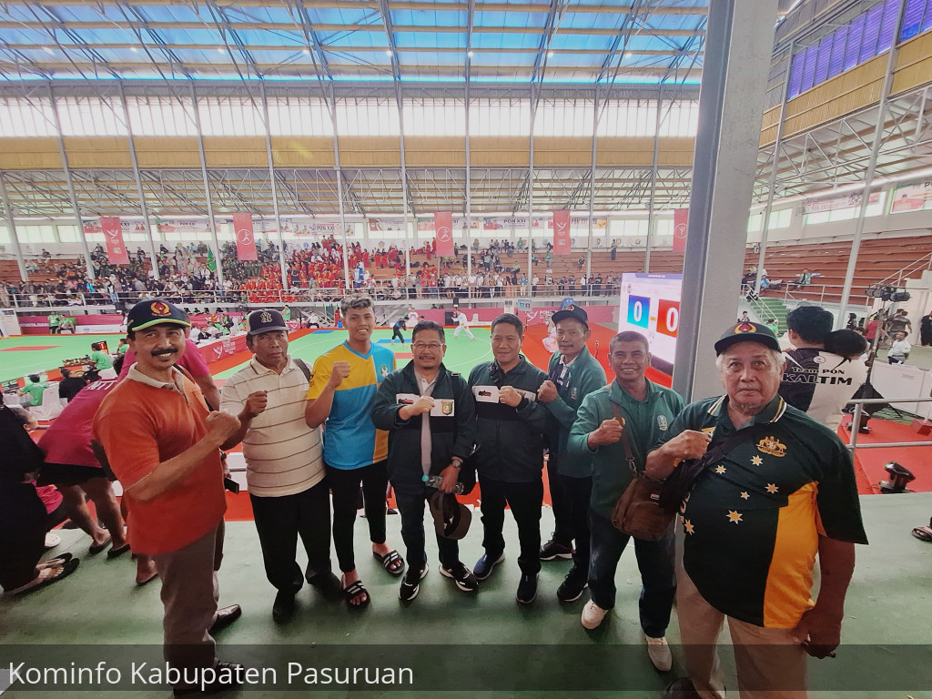 Jadi Supporter. Pj Bupati Andriyanto Semangati Atlet Bertanding di PON XXI