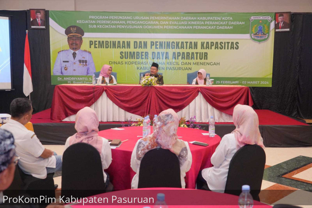 Buka Forum Pengembangan Kapasitas SDM Dinkop, Pj. Bupati Andriyanto Tekankan Pemanfaatan Media Sosial Sebagai Media Promosi Produk UMKM
