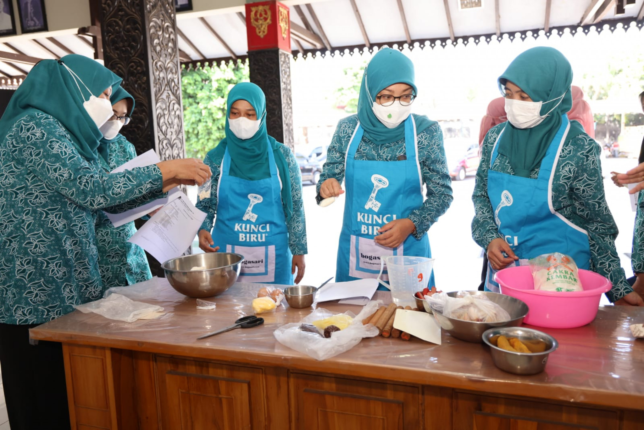 Sampul untuk PELATIHAN PEMBUATAN ROTI DAN AYAM CRISPY DI PENDOPO
